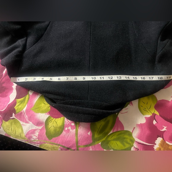 Liz Claiborne wool coat on black - Picture 10 of 10